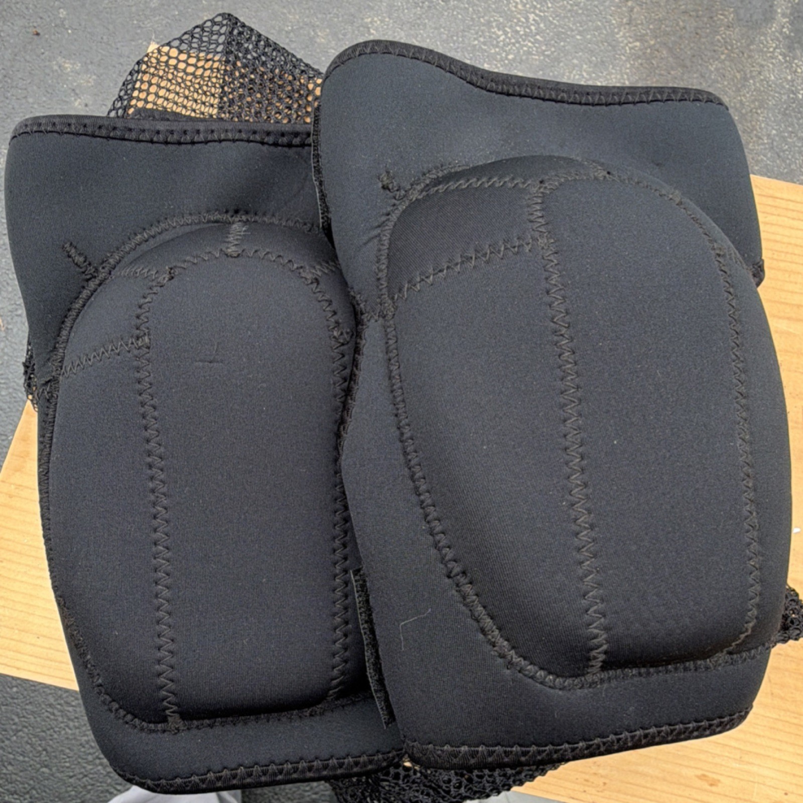 Neoprene style Knee Pads for Adults