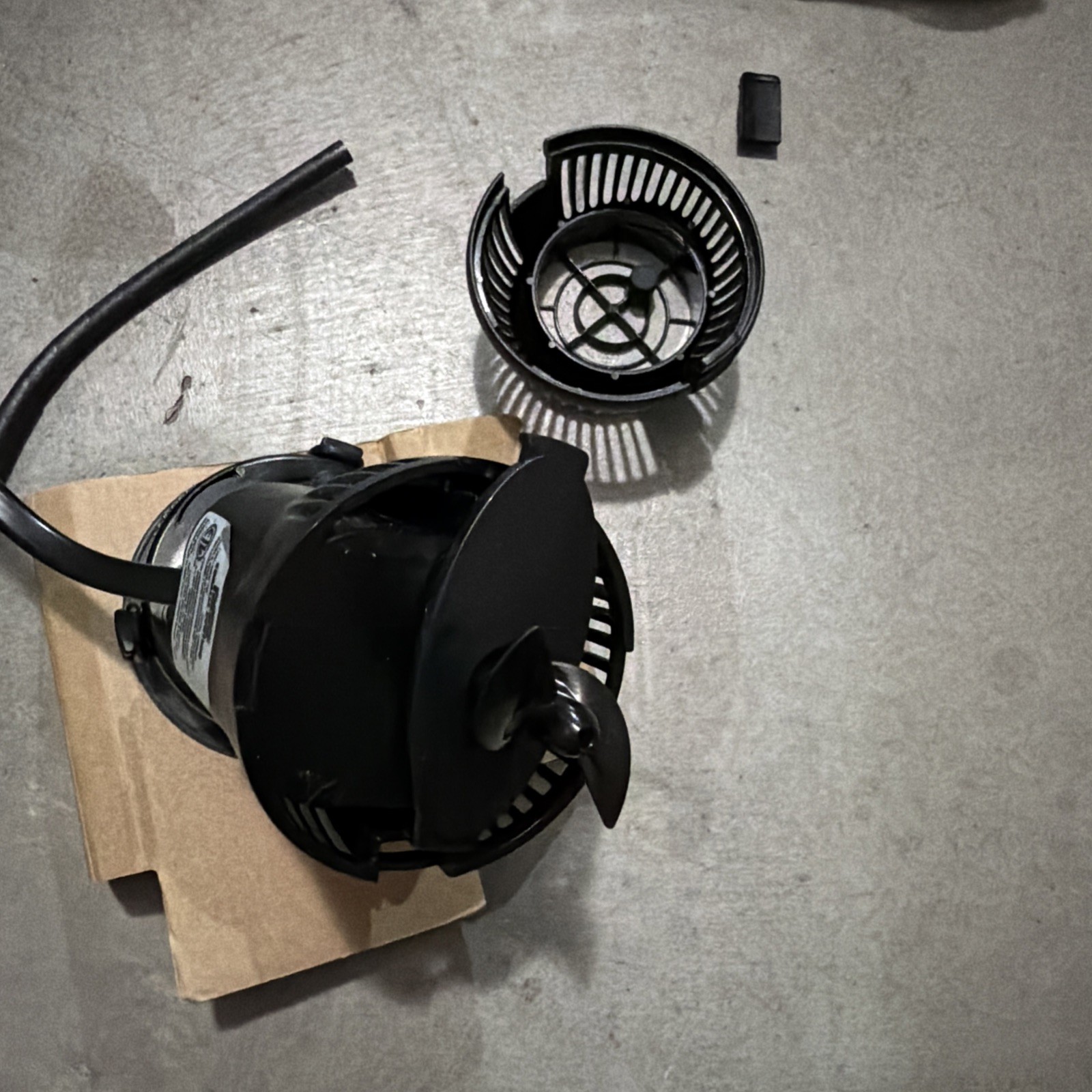 HYDOR KORALIA CIRCULATION and WAVE AQUARIUM WATER PUMP  1500 GPH P29501