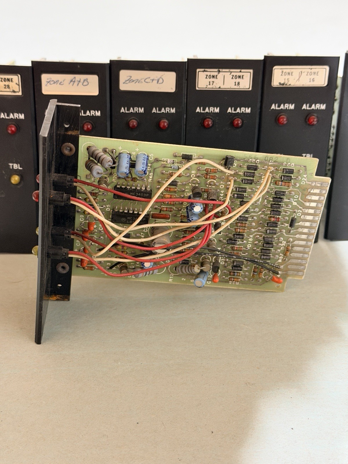 (1) Simplex 556-082 Dual Zone Card TESTED WORKING