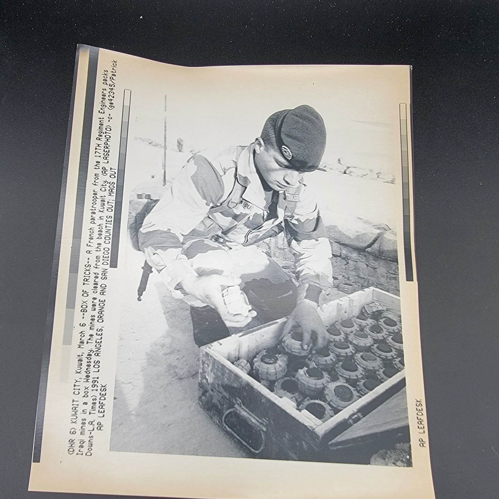 Box of Tricks AP Leaf Desk Press Photos Gulf War 1991 French Soldier Kuwait