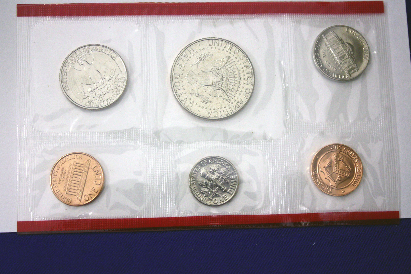 100 - 1992 MINT SET AS ISSUED BY U.S. MINT. No Envelope. As Pictured