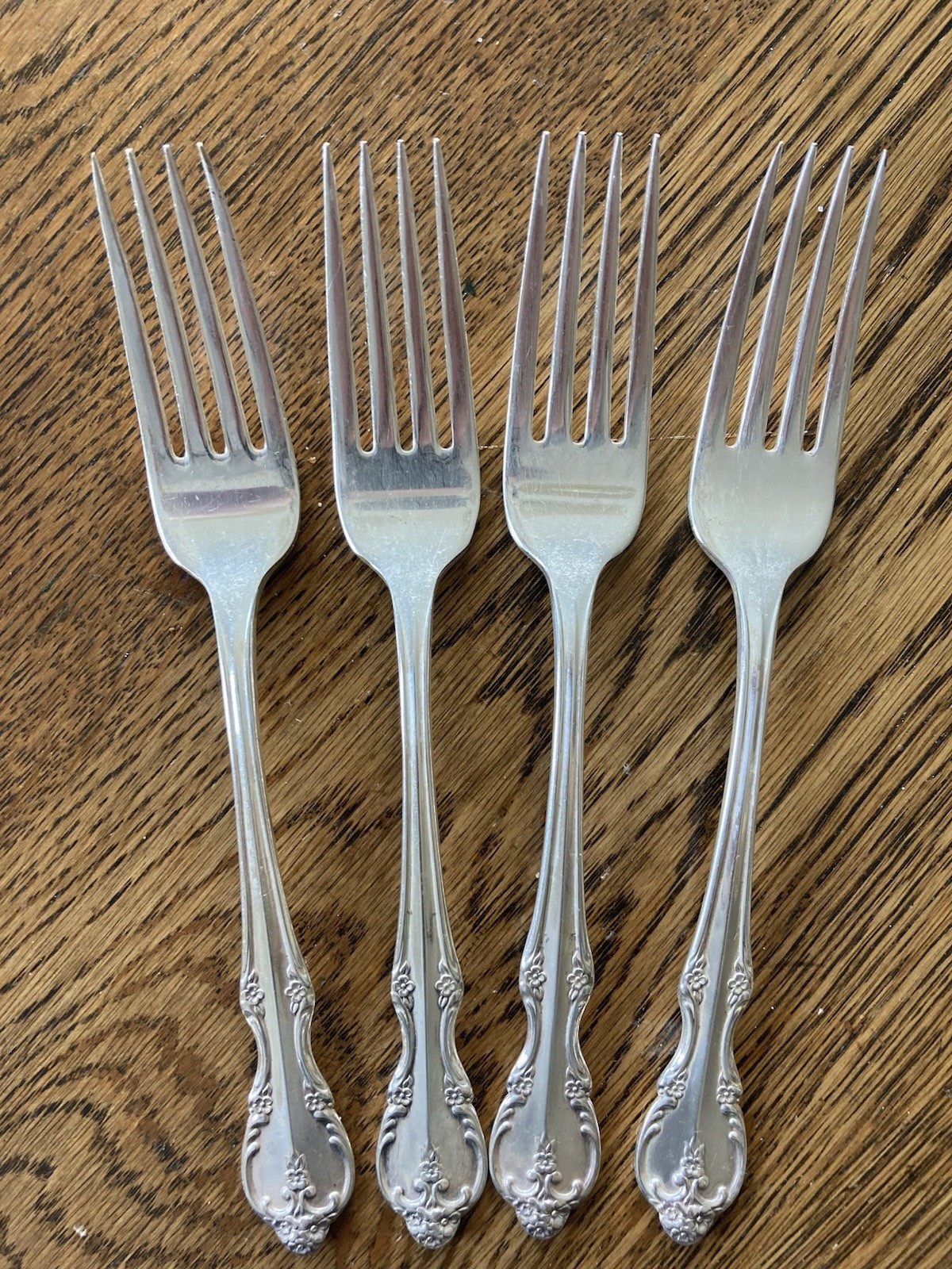 Set of 4 International Rogers Bros "SOUTHERN SPLENDOR" 7-3/8" Dinner Forks EUC
