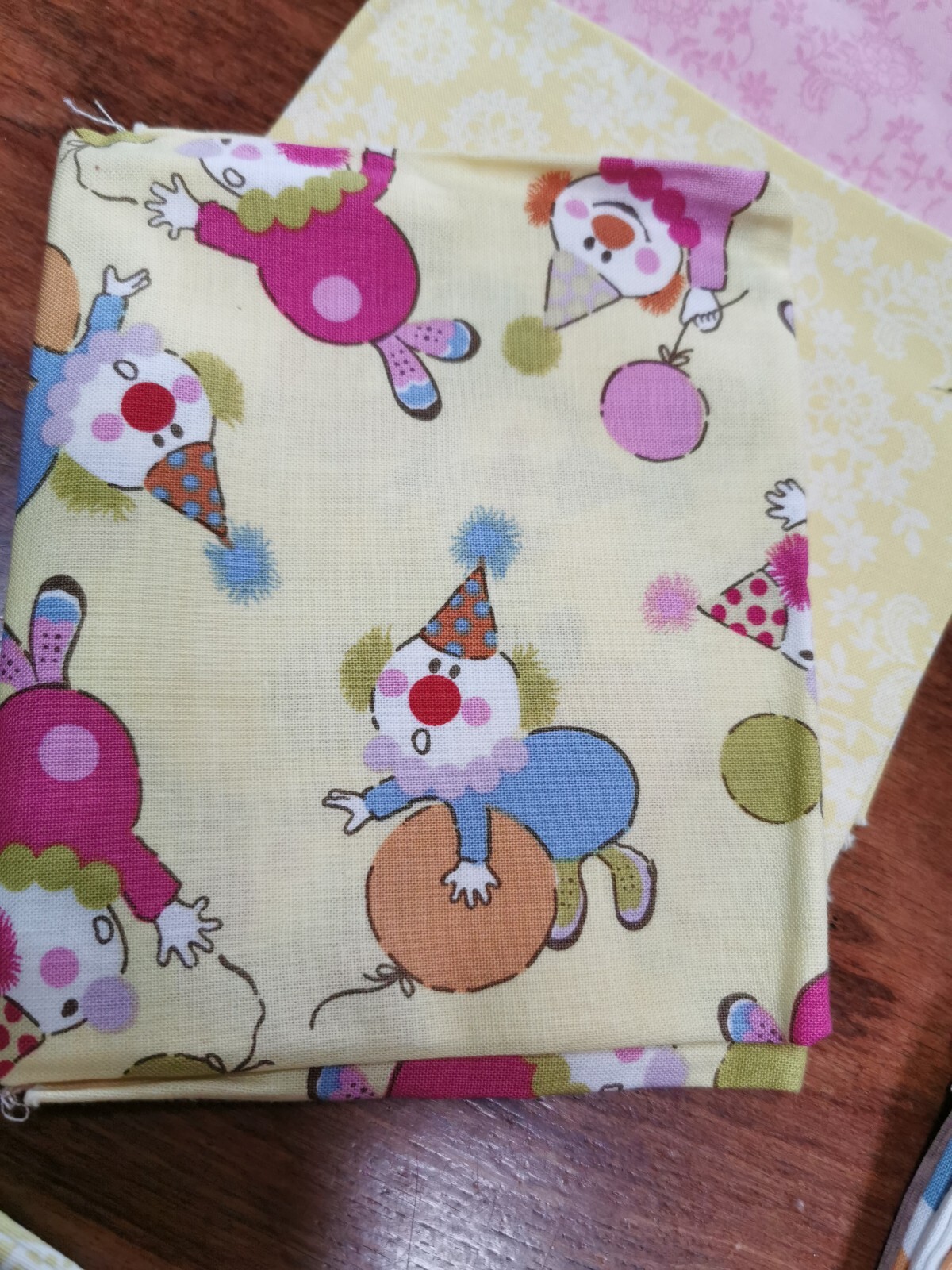 Fat Quarter Bundle: MacKenzie Collection by Anna Griffin