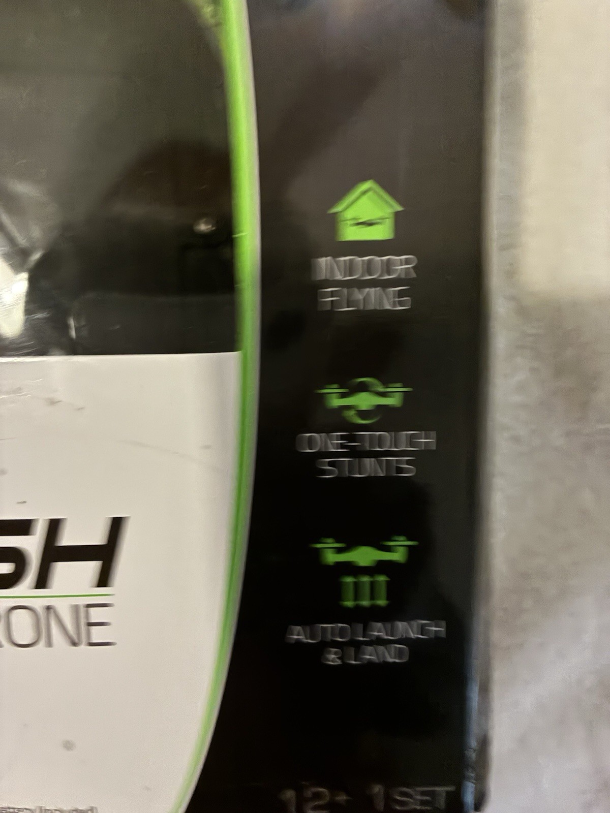 SKY VIPER DASH INDOOR FLYING NANO DRONE - NEW