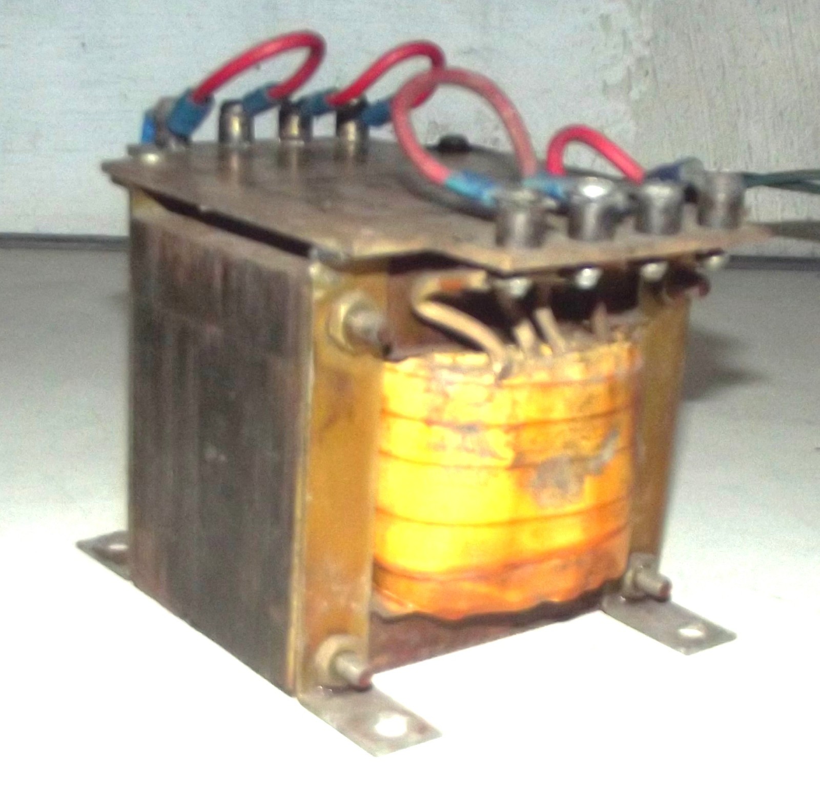 Large Transformer 120 Volt to 6 / 12 Volt READ Descriptiom