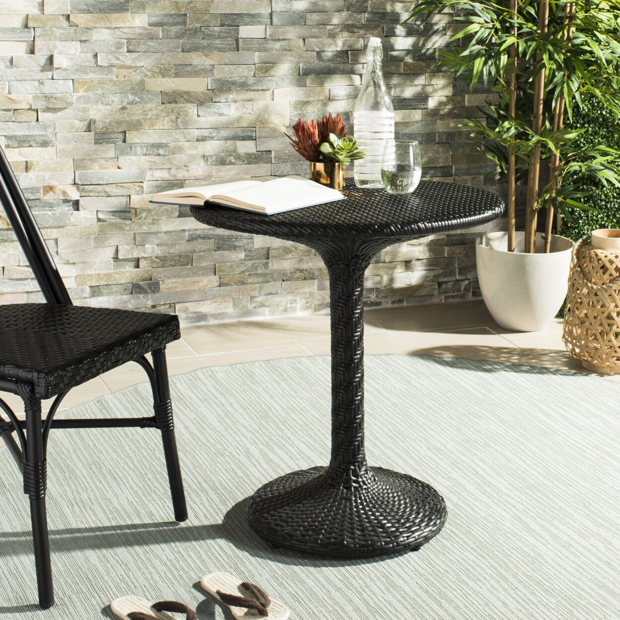 SAFAVIEH Outdoor Collection Bilson Rattan Bistro Table | Black Rattan |