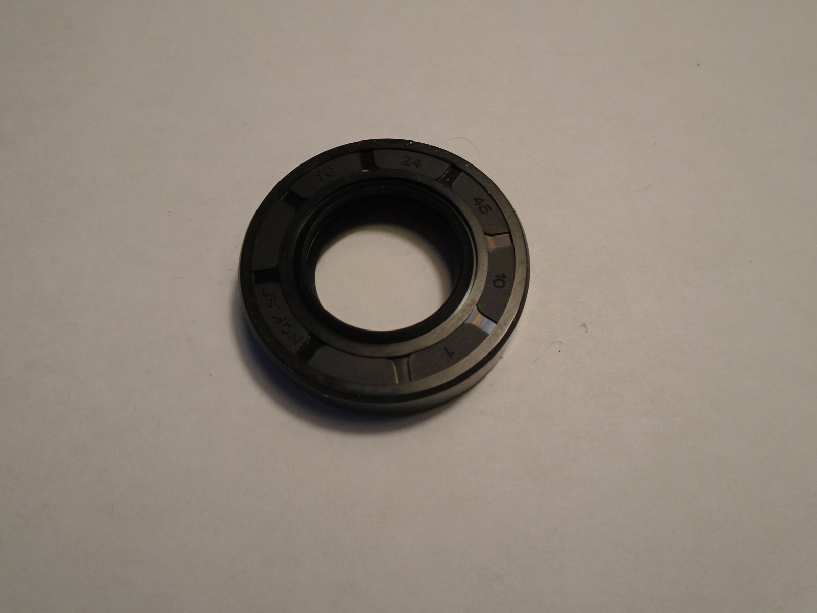 NEW TC 24X45X10 DOUBLE LIPS METRIC OIL / DUST SEAL 24mm X 45mm X 10mm