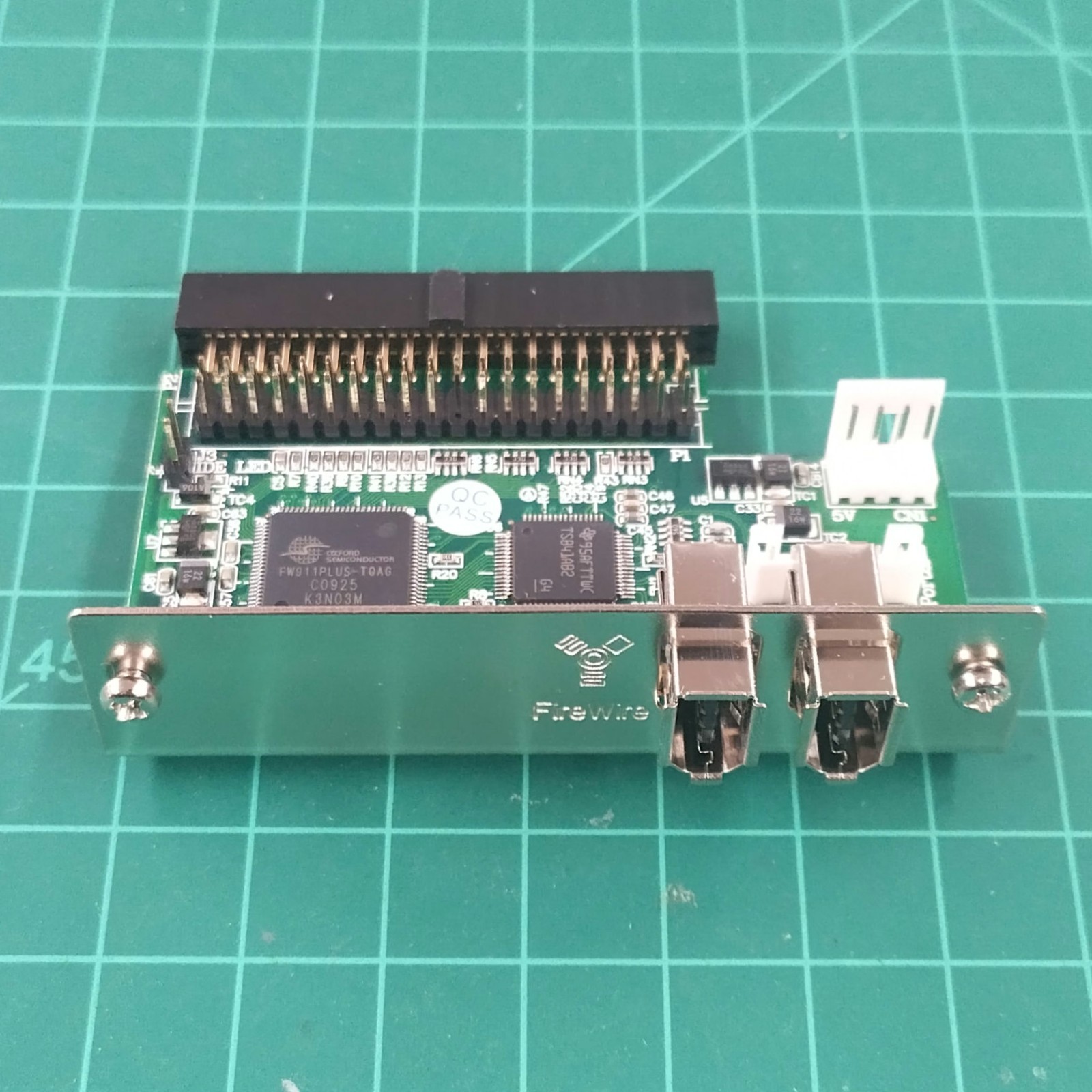 FW2IDE02D FireWire (IEEE 1394a) to IDE (ATA/ATAPI) RAID Bridge