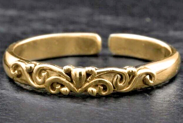 Solid Metal 925 SS Women's New Style Valentine's Designer Adjustable Toe Ring