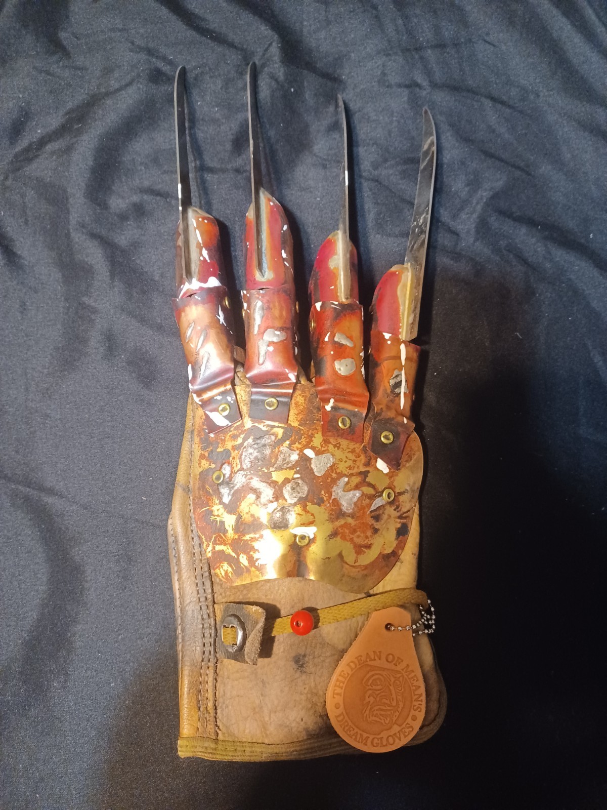 A NIGHTMARE ON ELM STREET 4 THE DREAM MASTER FREDDY KRUEGER DINER GLOVE SFX BTS