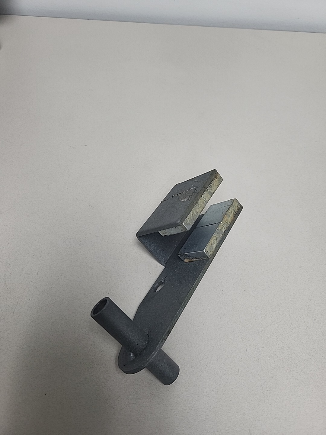 Freemotion F5.6 Elliptical Magnet Bracket (117D)