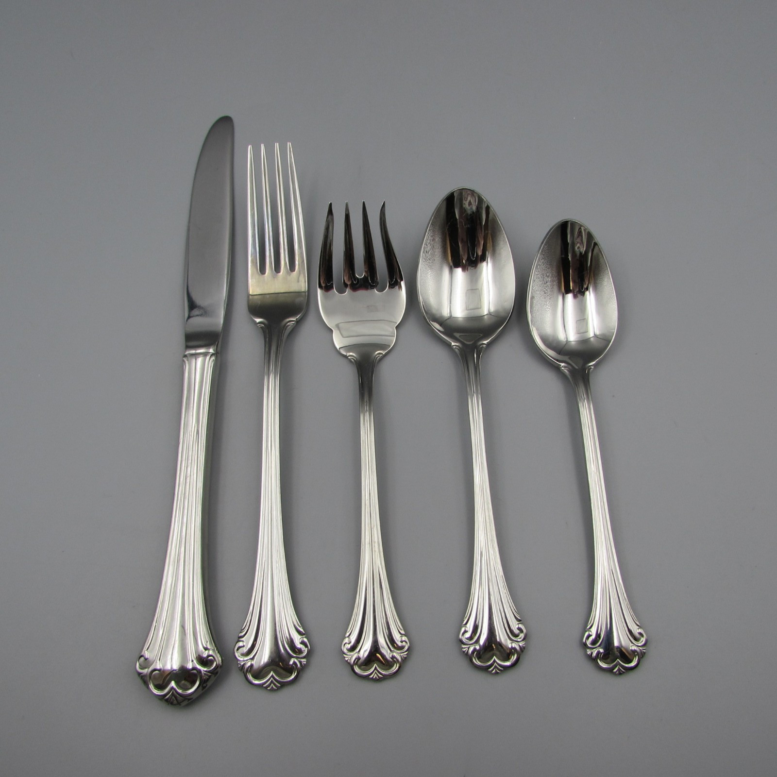 Reed & Barton 18/8 Stainless REGINE 5pc Place Setting *