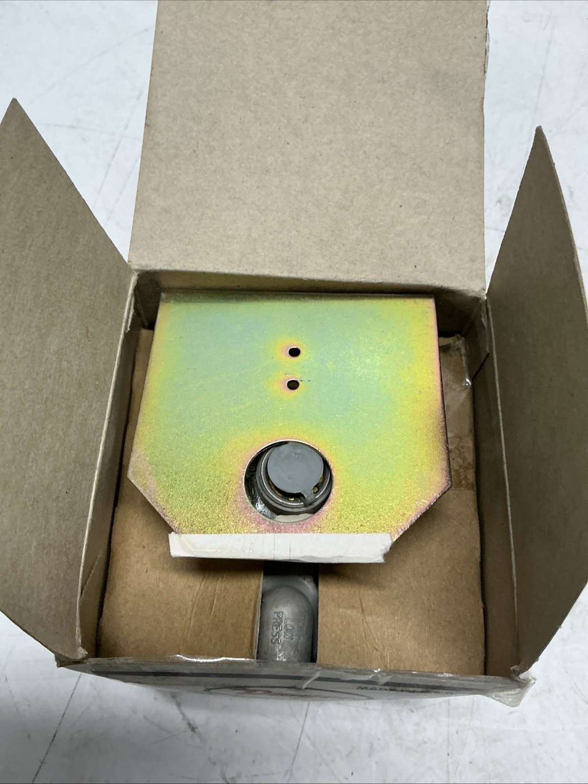 Dwyer 1823-0 Pressure Switch Y-623