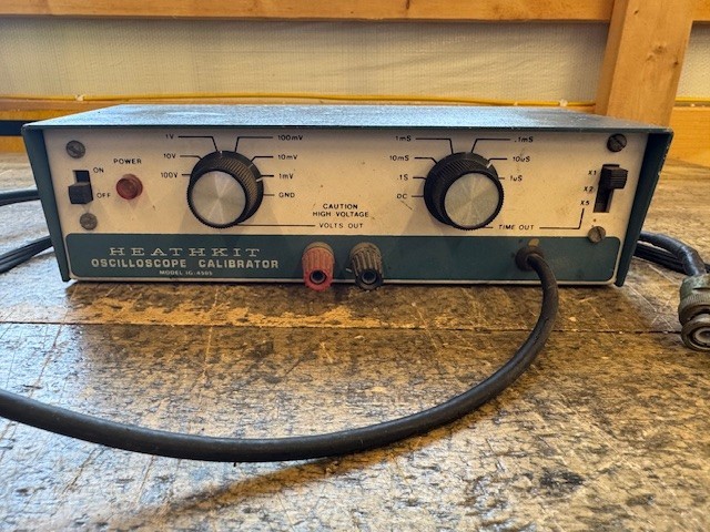 Vintage Heathkit IG-4505 Oscilloscope Calibrator, Powers On