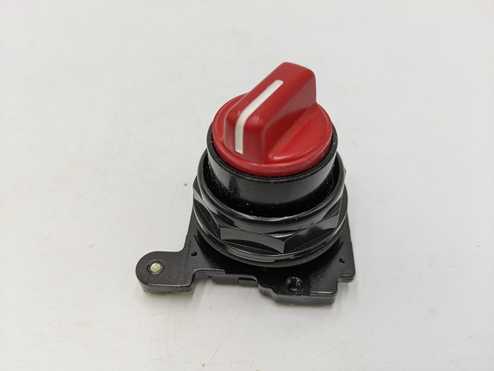 Cutler-Hammer E34VFBK2 1NO-1NC 2-Position Corrosion Resistant Selector Switch