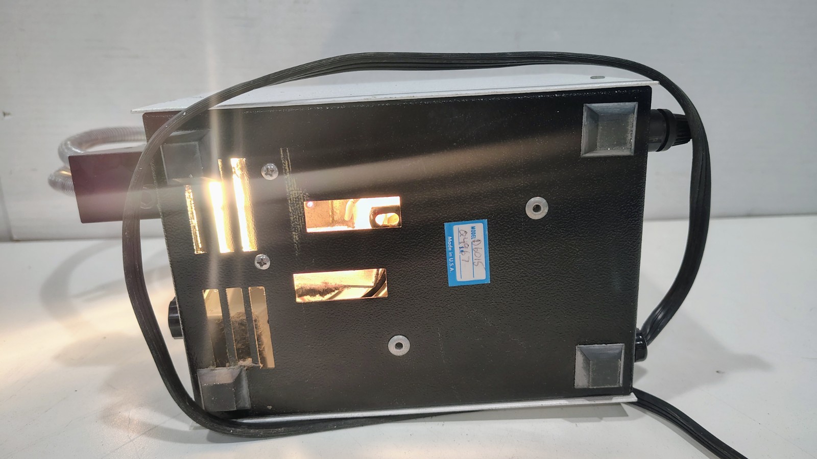 Fiber Optic Illuminator Lite Scope Cold Light Source Generates high-Intensity