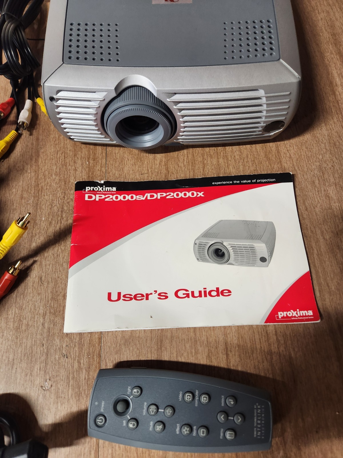 Proxima DP2000x XGA Portable Projector W/Remote ,Cables & Manual Tested Working