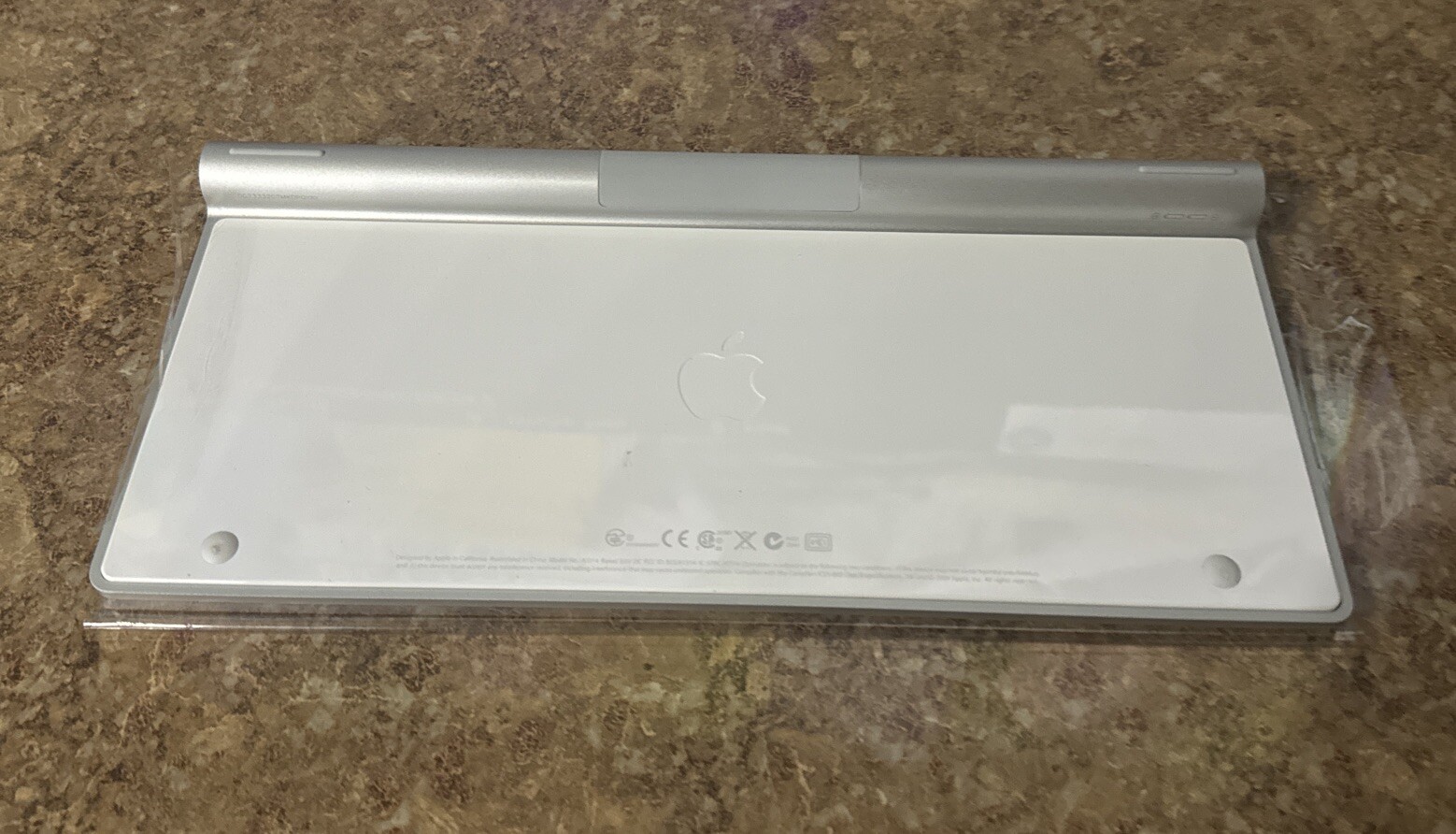 Apple Magic Keyboard Battery Operated Wireless Bluetooth Tested Working