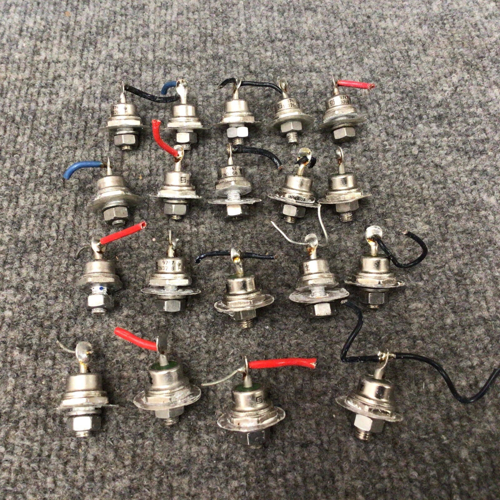 Lot Of 19 Diodes CS 1N3768 Rectifier Diode