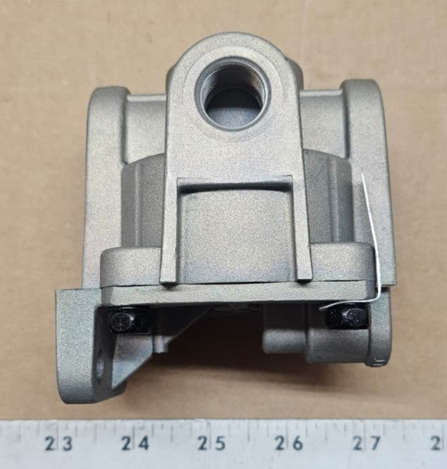 World American WAKN28510 Air Brake Relay Valve RG3 New Heavy Truck Semi NOS