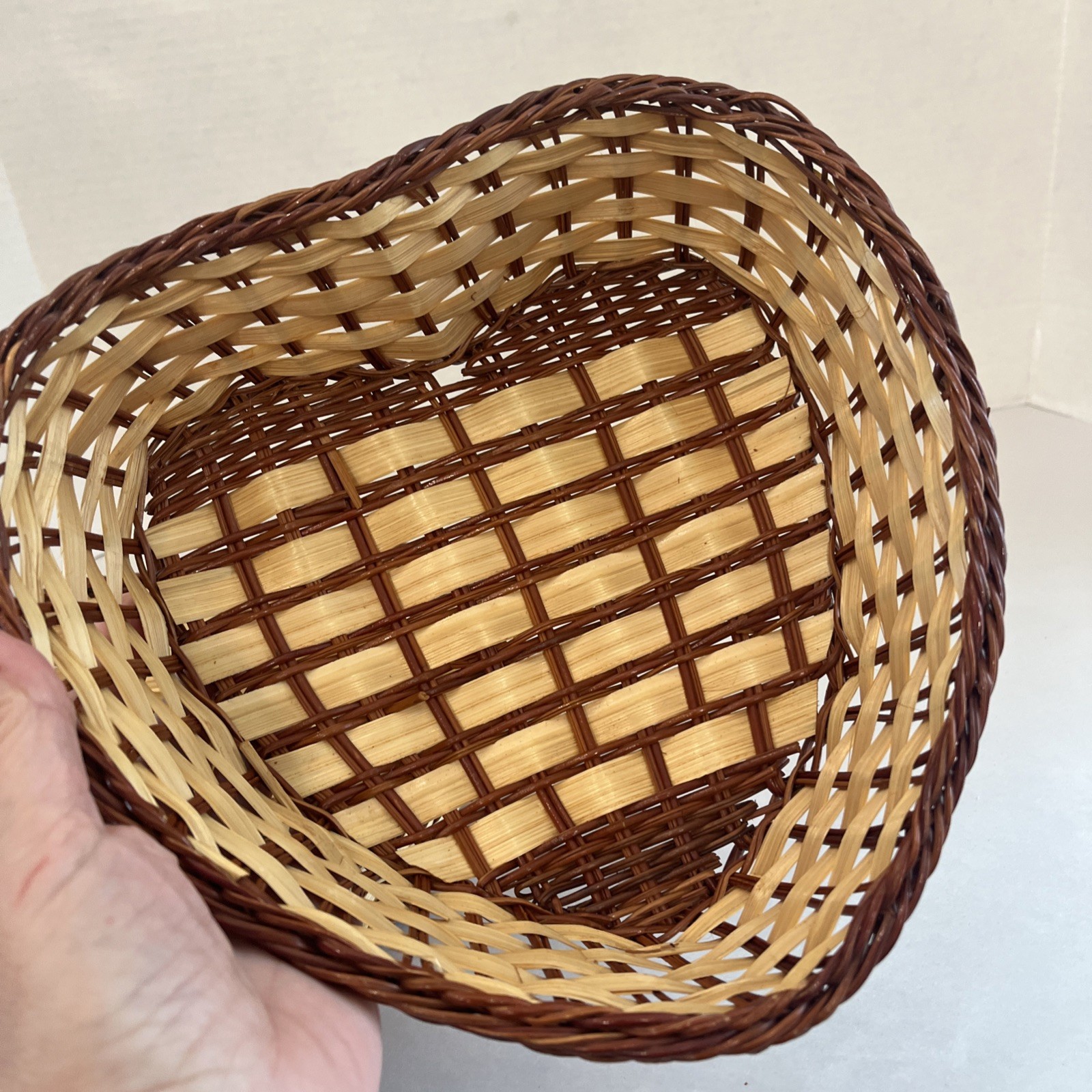 2 Vintage Baskets Wicker Heart Shaped Gallery Wall Storage Plants Serving Decor
