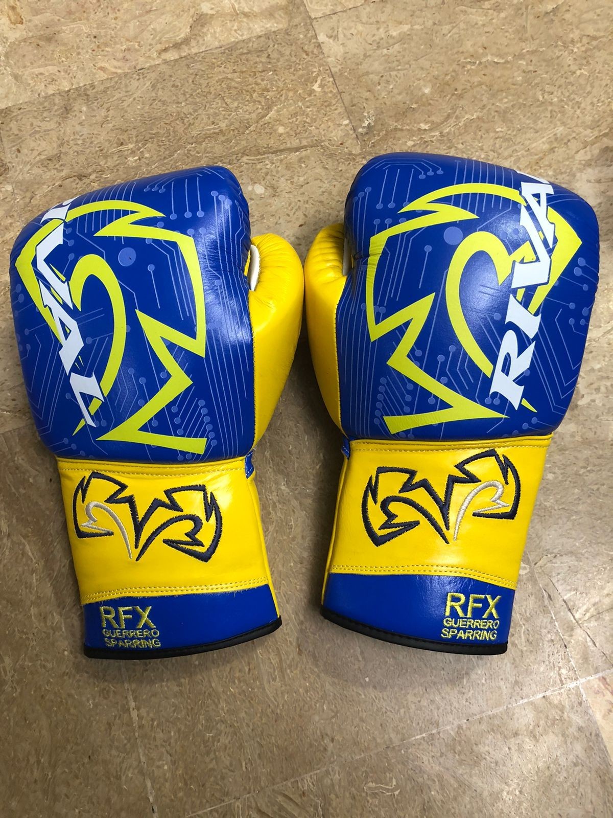 Custom Made Boxing Gloves Real Cowhide Leather Sparring Gloves 16OZ YELLOW Blue