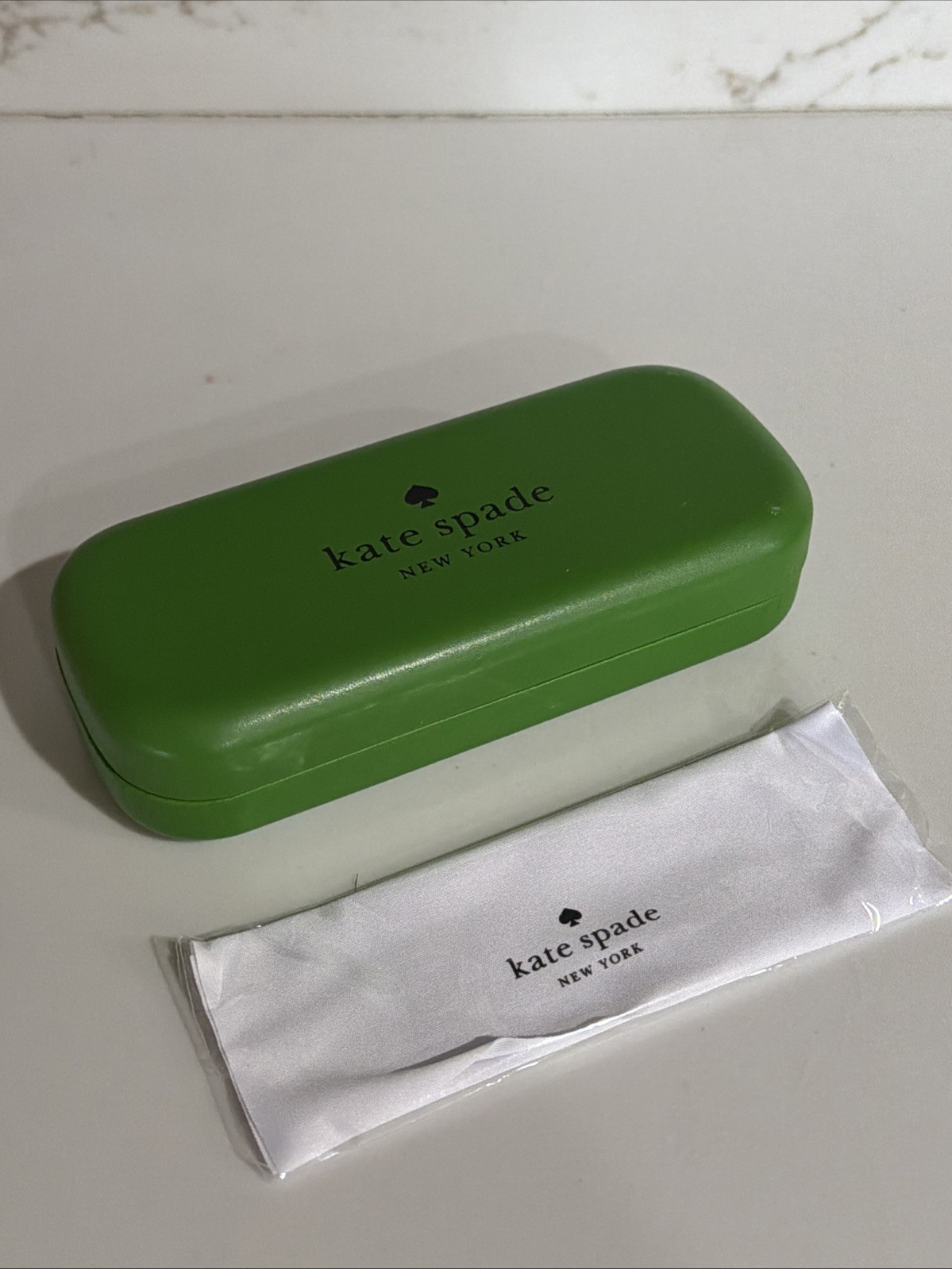 Kate Spade Green Hard Glasses Case With Cleaning Cloth