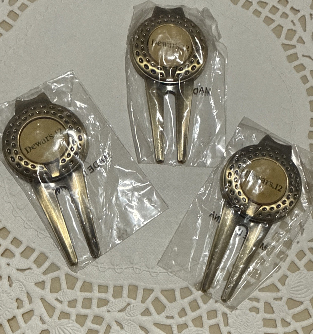 Dewars 12 Golf Divot Tool Set 3 Ball Marker Magnetic Brass Promo New
