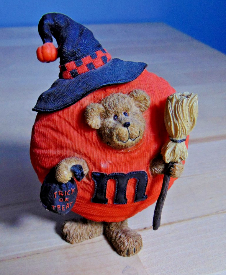 Vintage 2005 M&M Orange Halloween Boyds Bears Witch Resin Figurine