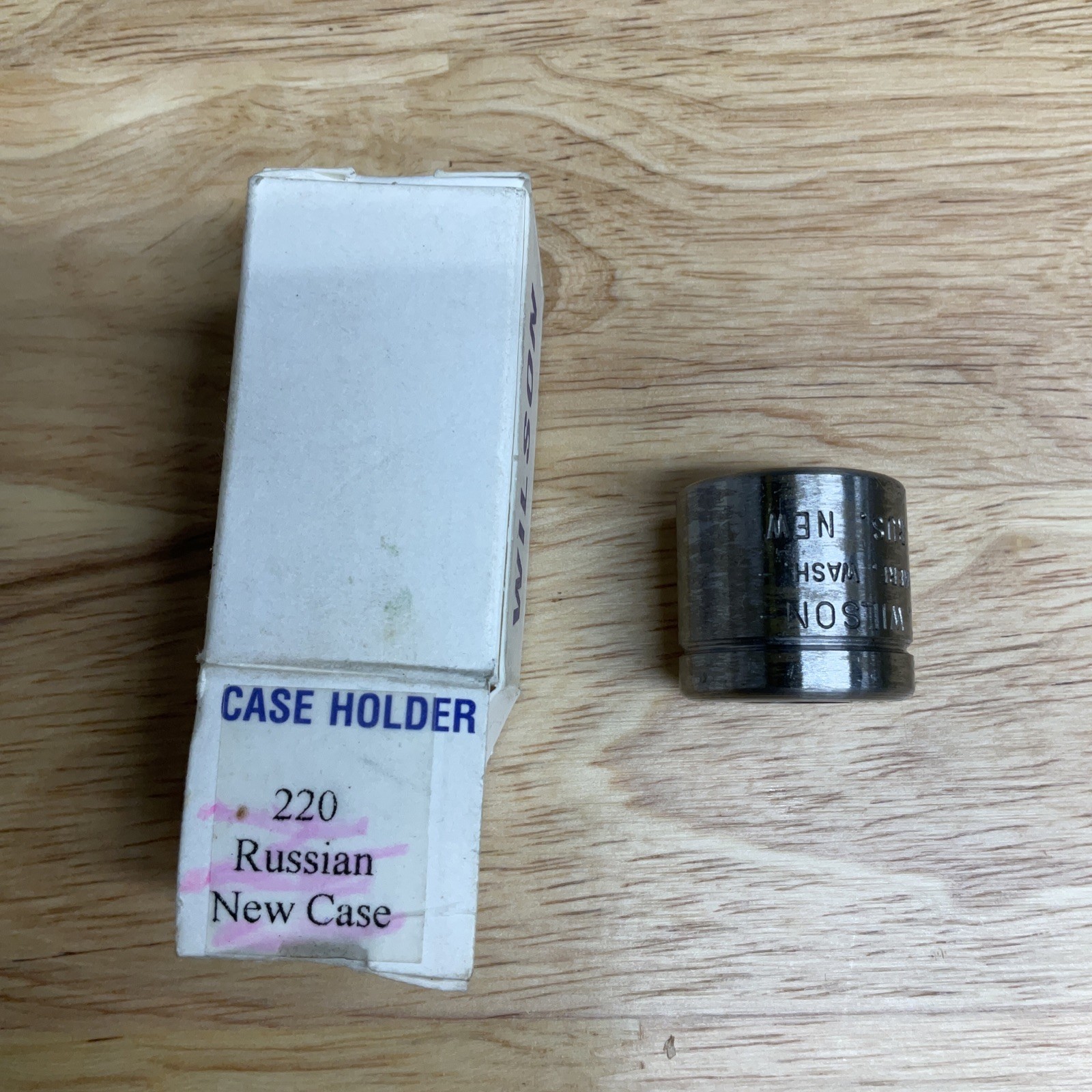 L.E. Wilson Case Holder 220 RUSSIAN New Case