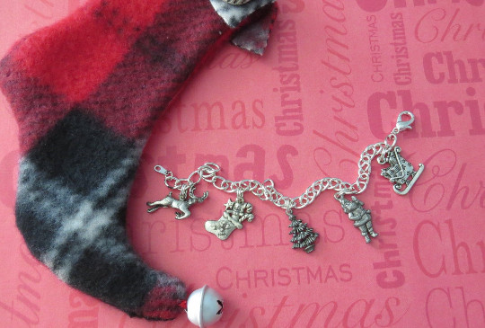 Christmas Holiday Charm Bracelet Santa Sled Antiqued Pewter Finish 8"