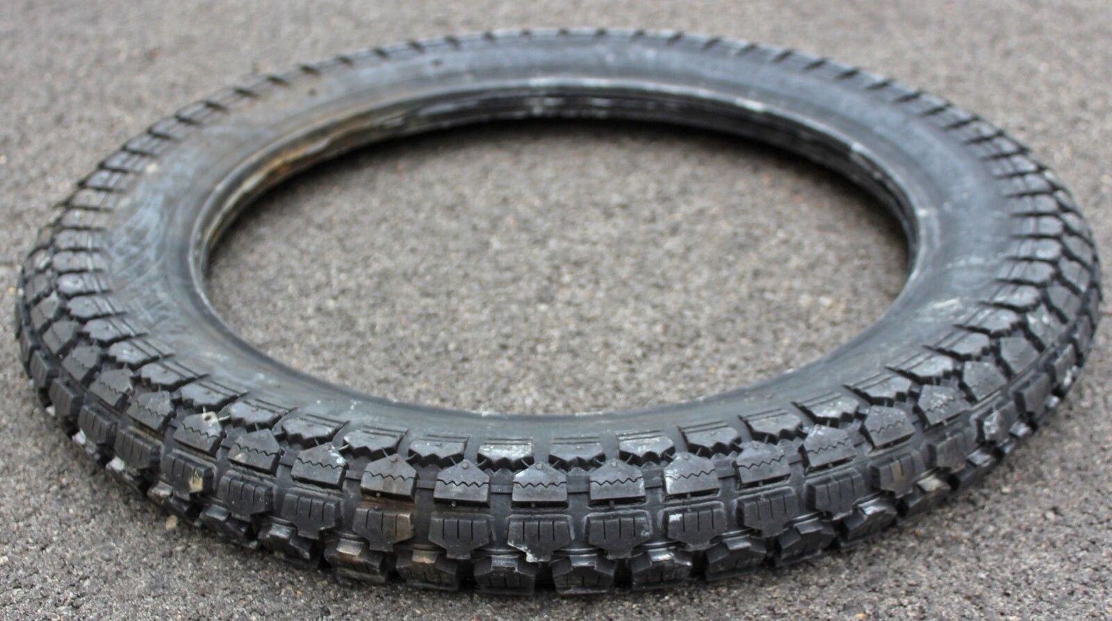 LIEN SHIN 3.50/3.25-17 Motorcycle Tire Traction Street Tread Tyre NOS