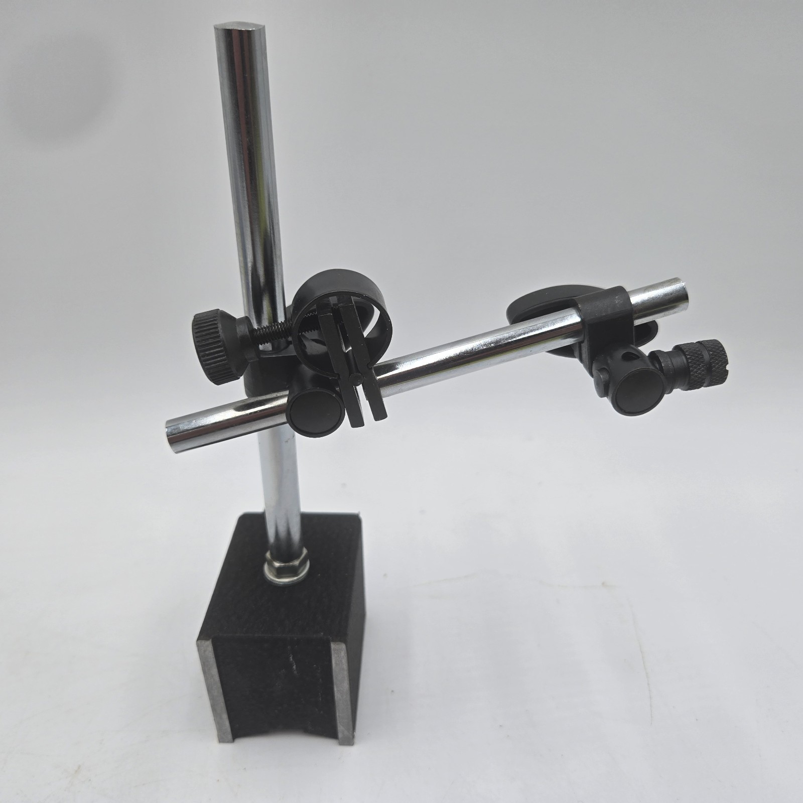 Multi-Positional Magnetic Base w/Fine Adjustment Flexible Joints Reach Out 12"