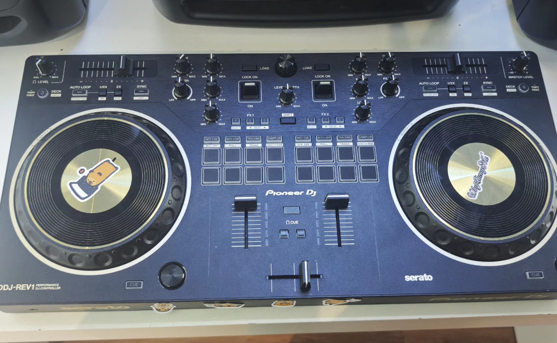 1pcs Pioneer DDJ-REV1 DJ Console