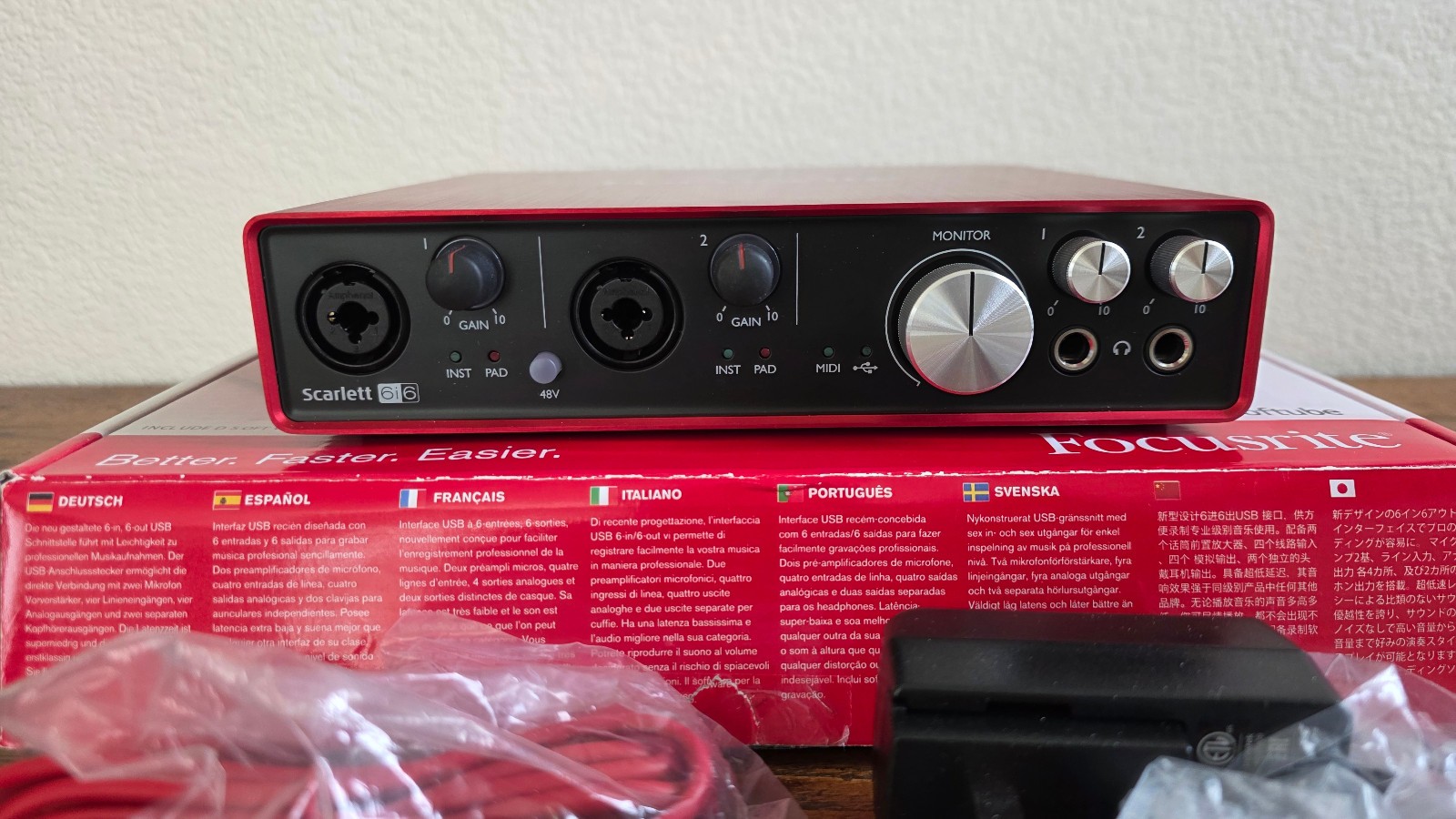 Focusrite Scarlett 6i6 2nd Gen Audio Interface, mint condition