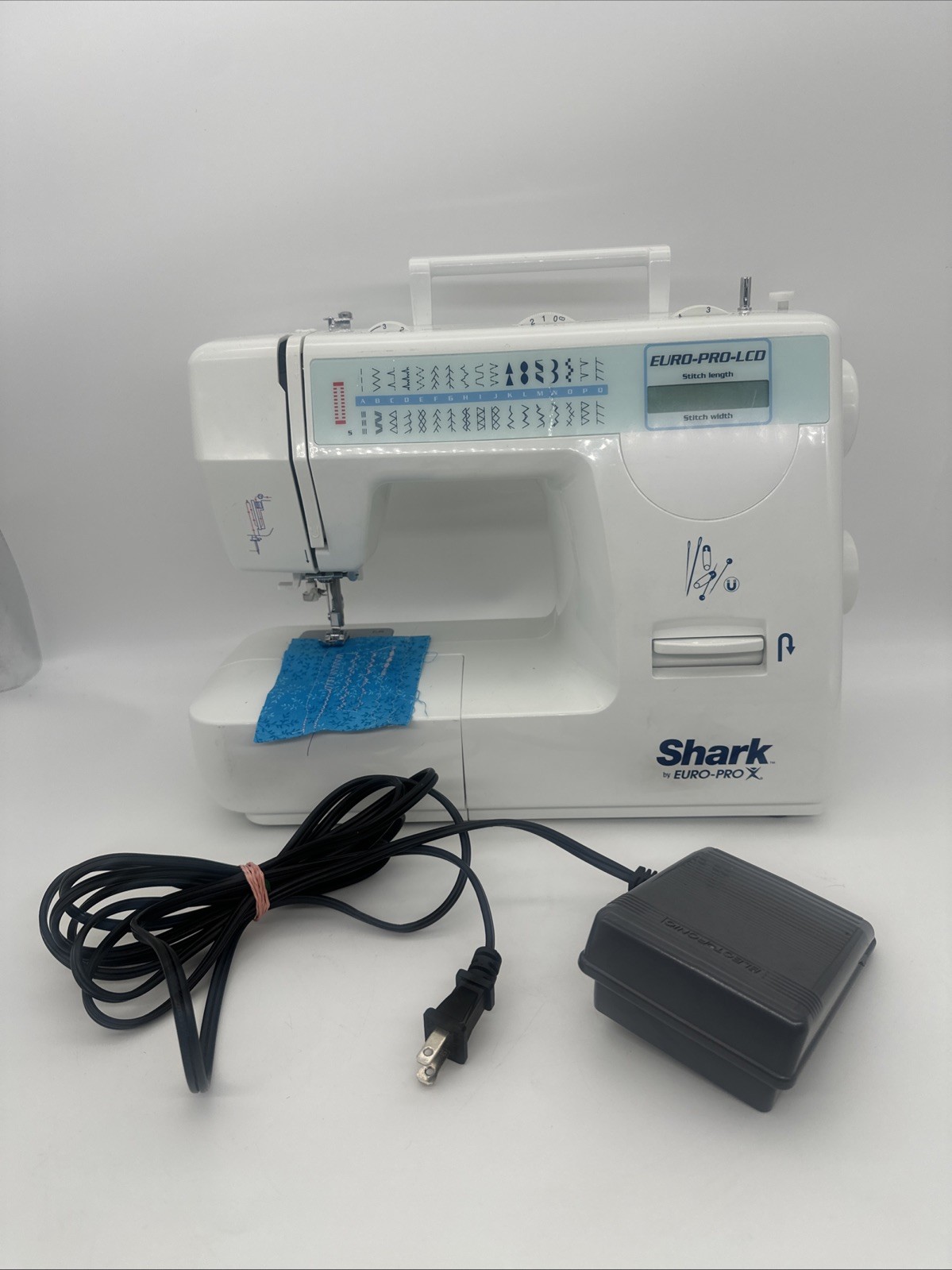 Shark Euro-Pro X 7132L LCD Stitch Strength Electric Sewing Machine-TESTED/WORKS