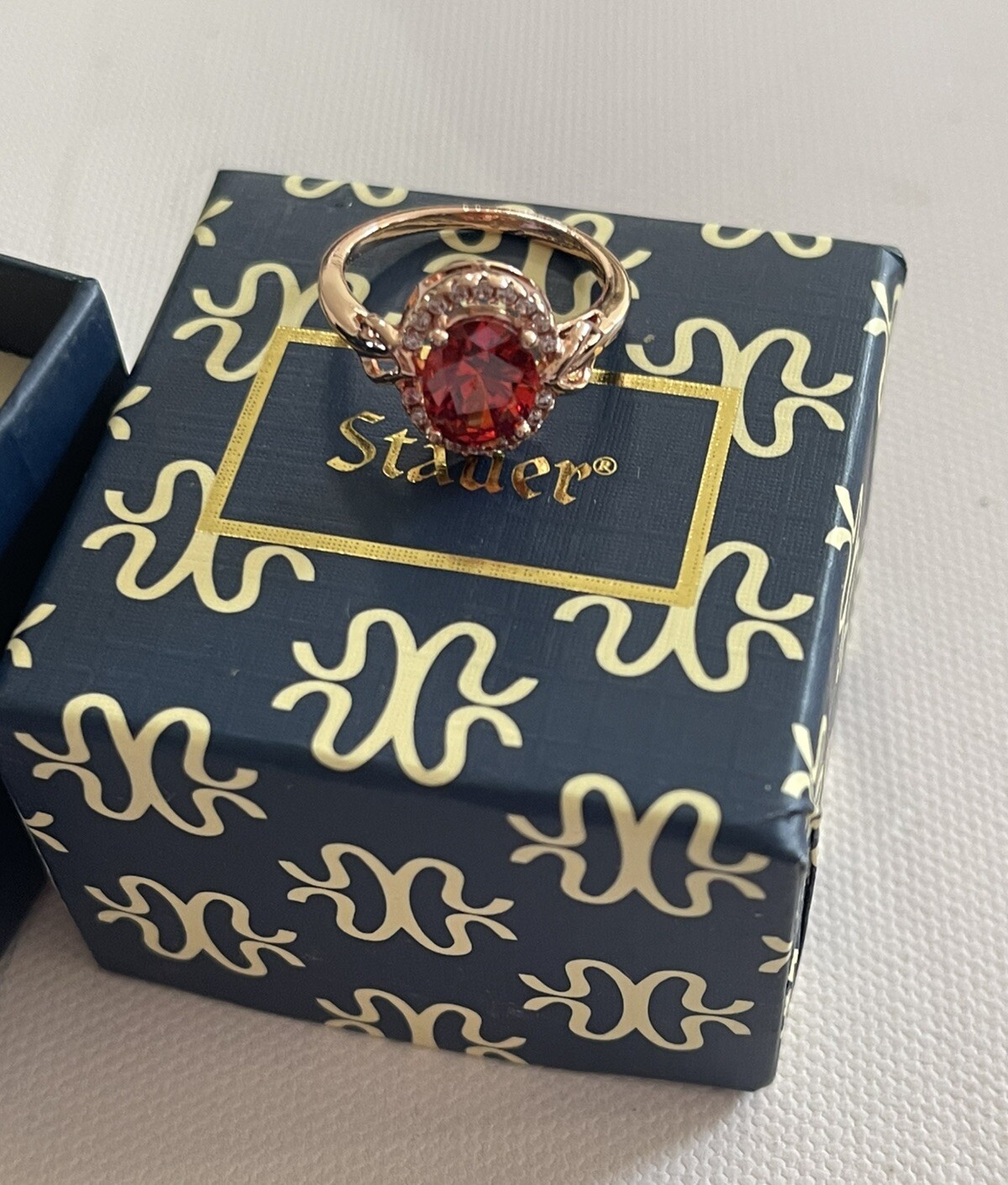Stauer Red and White Quatrefoil Ring Rose gold-finished alloy setting Size 7