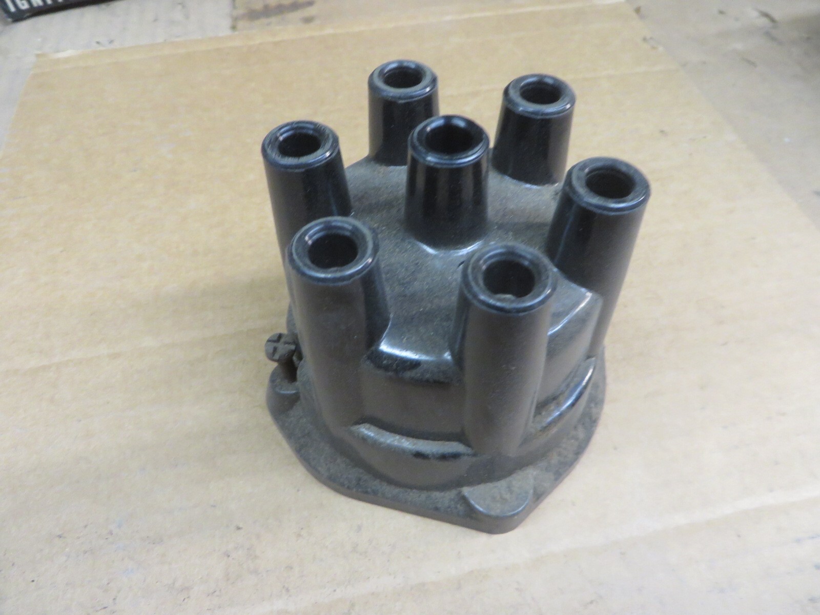 DISTRIBUTOR CAP # DR998 vintage new N O S