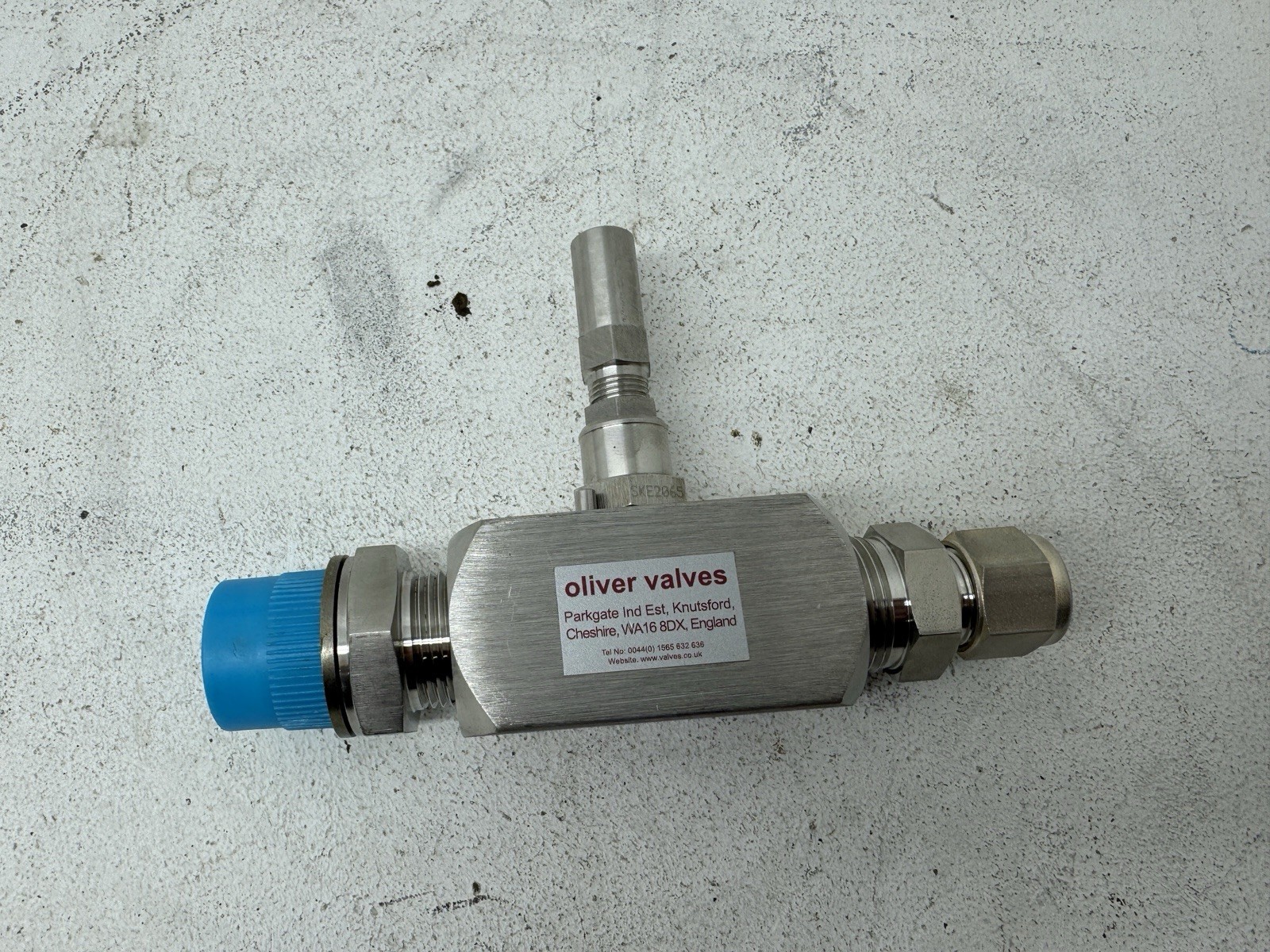 Oliver Valves F75S/AT Needle Valve 6000 PSI 316 Stainless Steel Instrument Valve