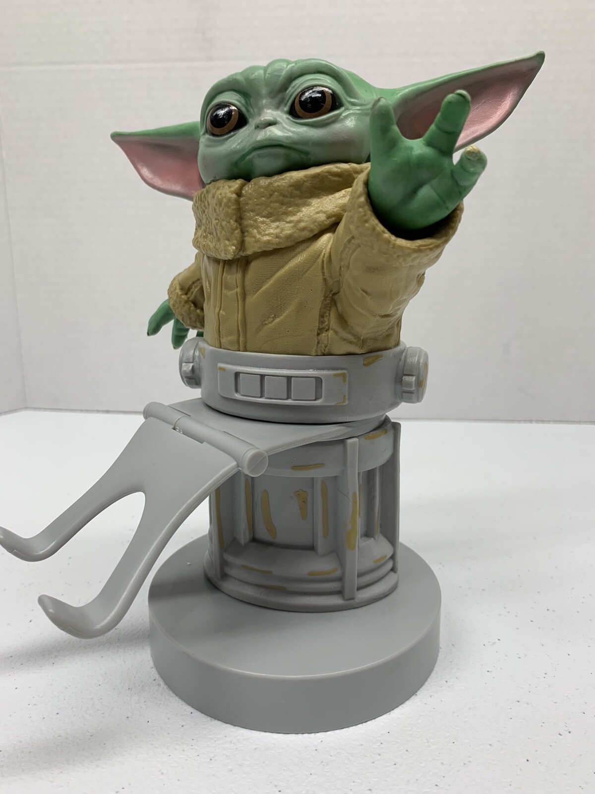 Star Wars: The Mandalorian - The Child 8” Cable Guy Controller and Phone Caddy