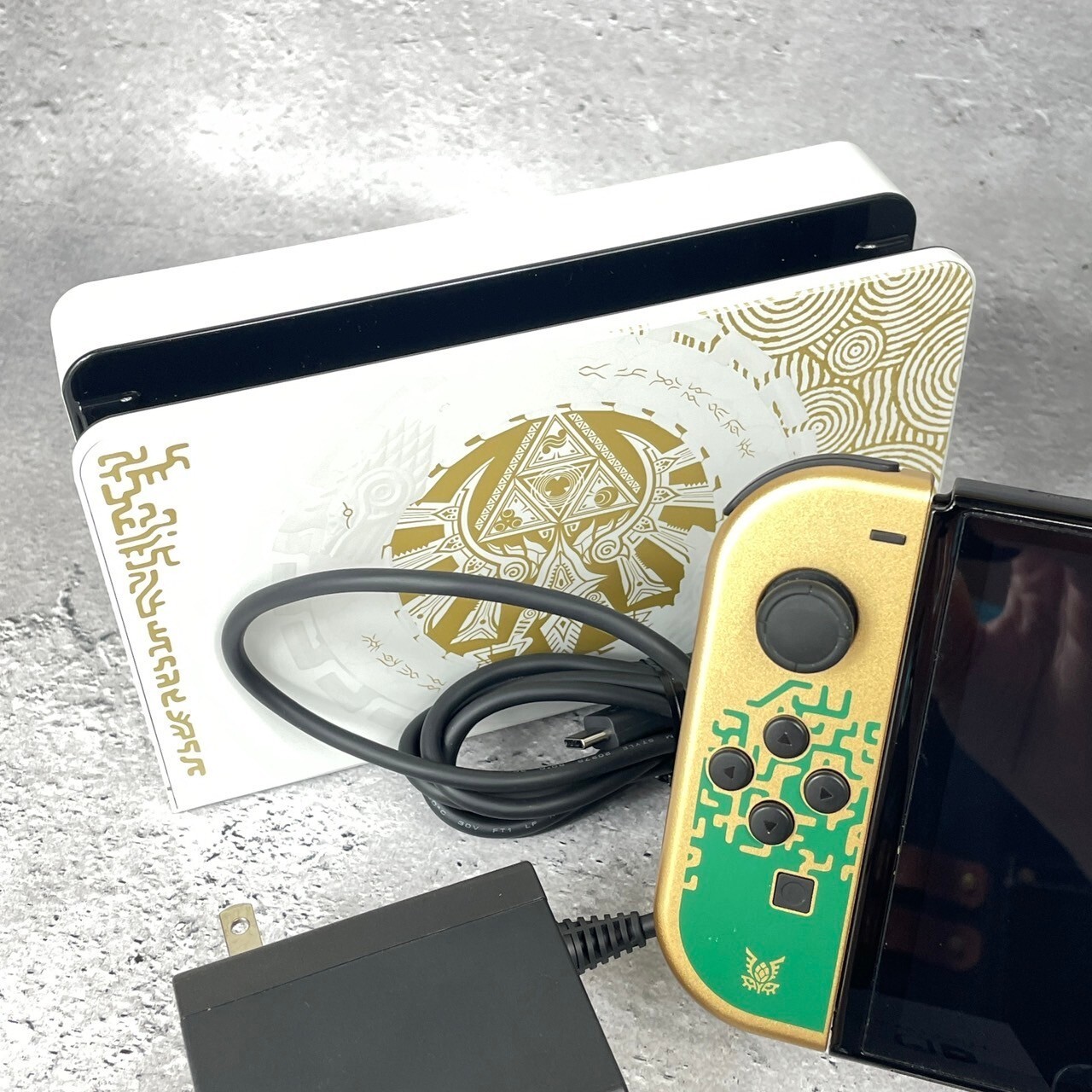 Nintendo Switch OLED Console The Legend of Zelda Tears of the Kingdom Excellent