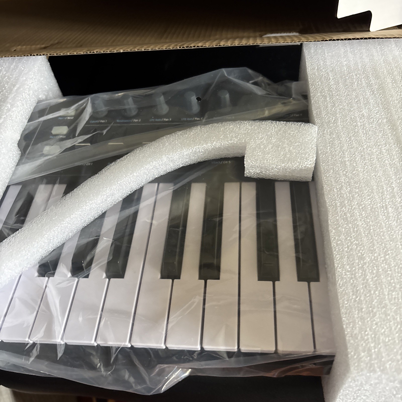 Arturia KeyLab Essential 49 Keyboard Universal MIDI Controller Black NEW READ!