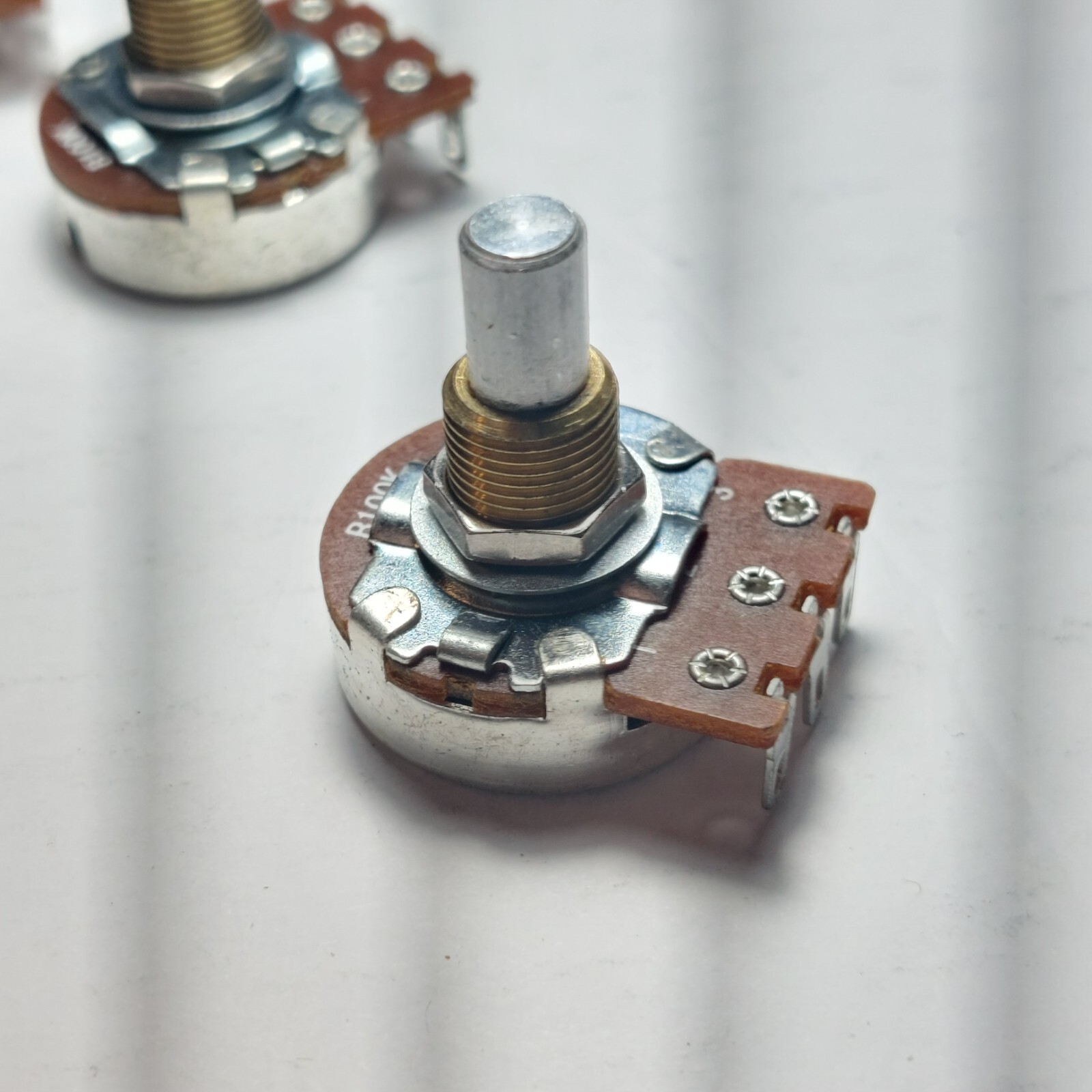 Bourns R-VB-100KL Potentiometer Linear Solid Shaft Resistance QTY 5 pack