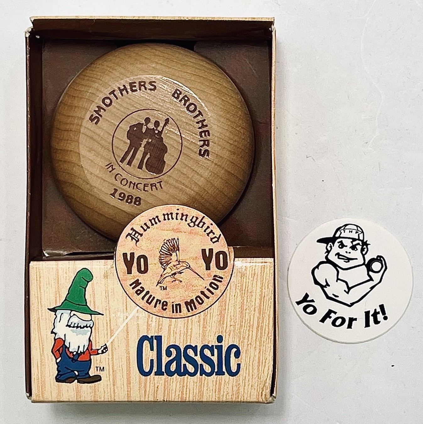Hummingbird Smothers Brothers In Concert Classic Yo-Yo New Old Stock Very Scarce
