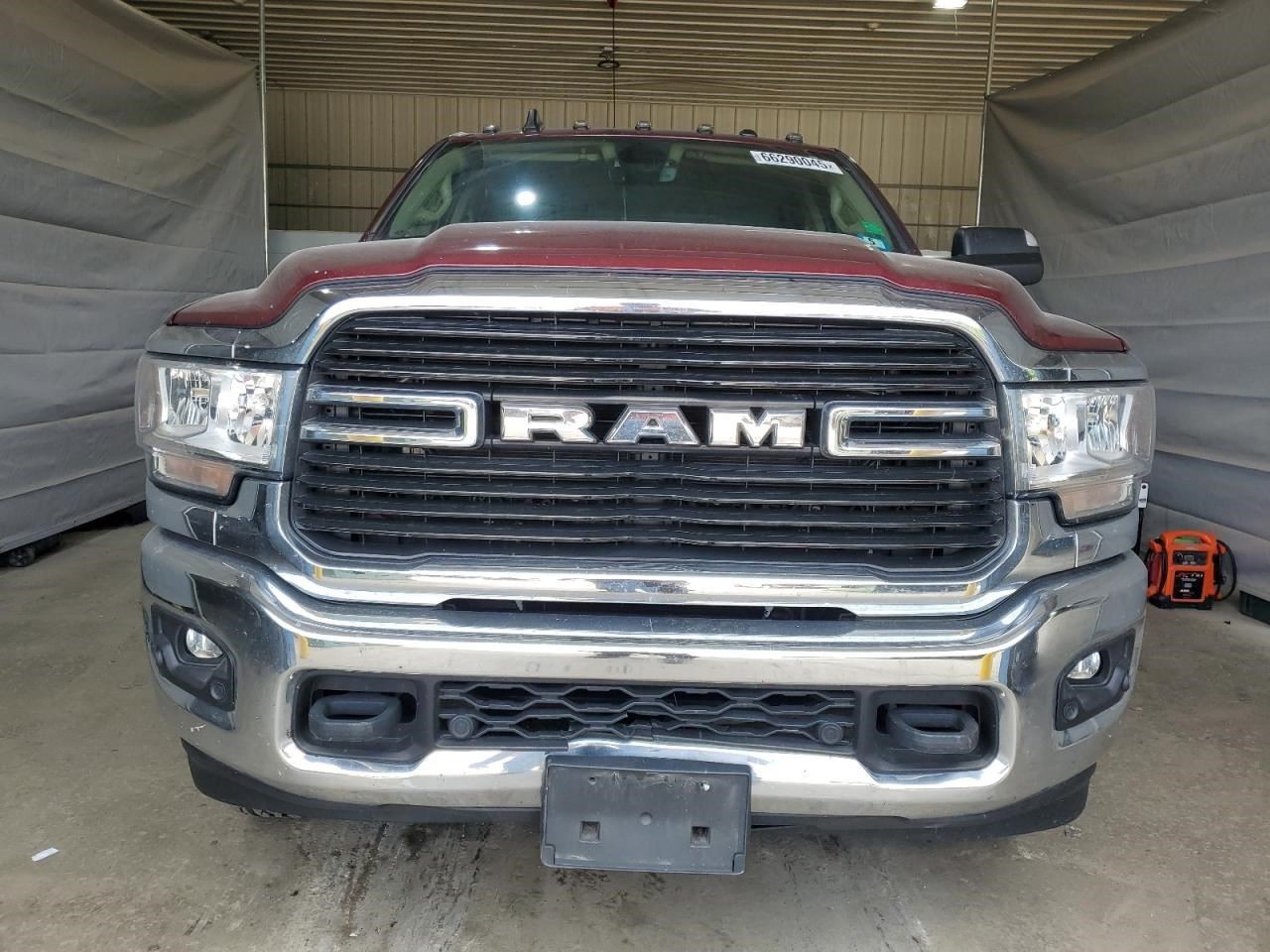(LOCAL PICKUP ONLY) RAM2500 2020 Air Shutter 2048968