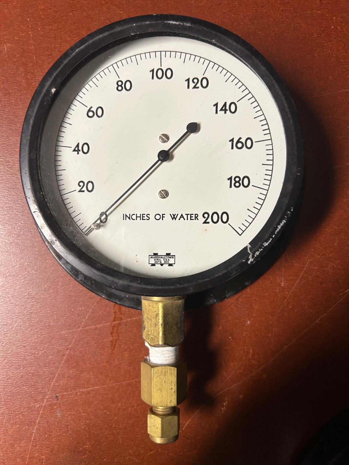 VINTAGE MARSHALLTOWN IOWA 0-200 INCHES of WATER GAUGE LARGE 4 1/2" Face Untested