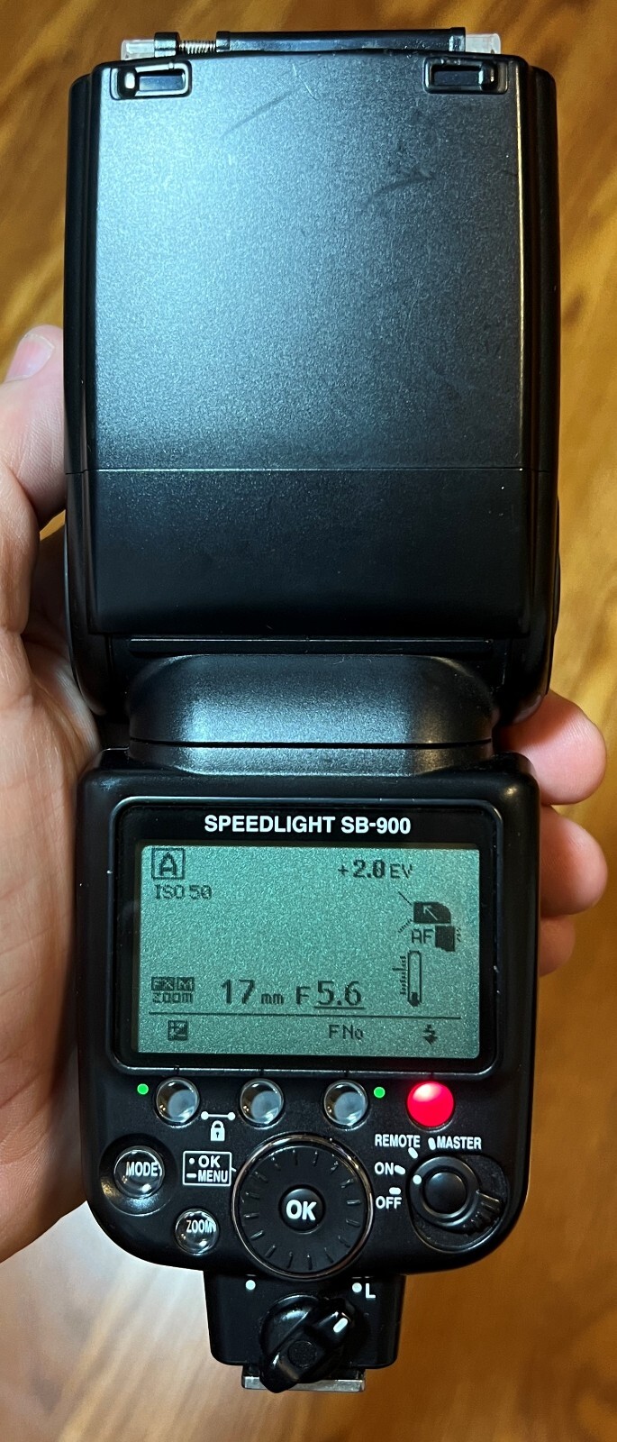 Nikon Speedlight SB-900 Shoe Mount Flash in Case - SHIPS FREE  - (SEE THE VIDEO)