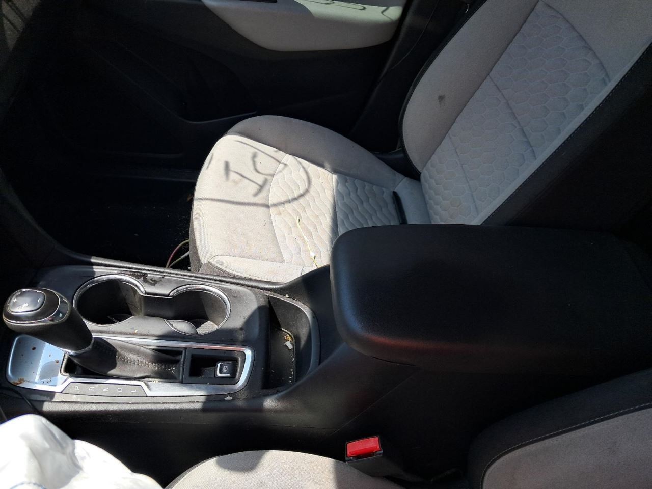 EQUINOX 2019 Glove Box 4768543