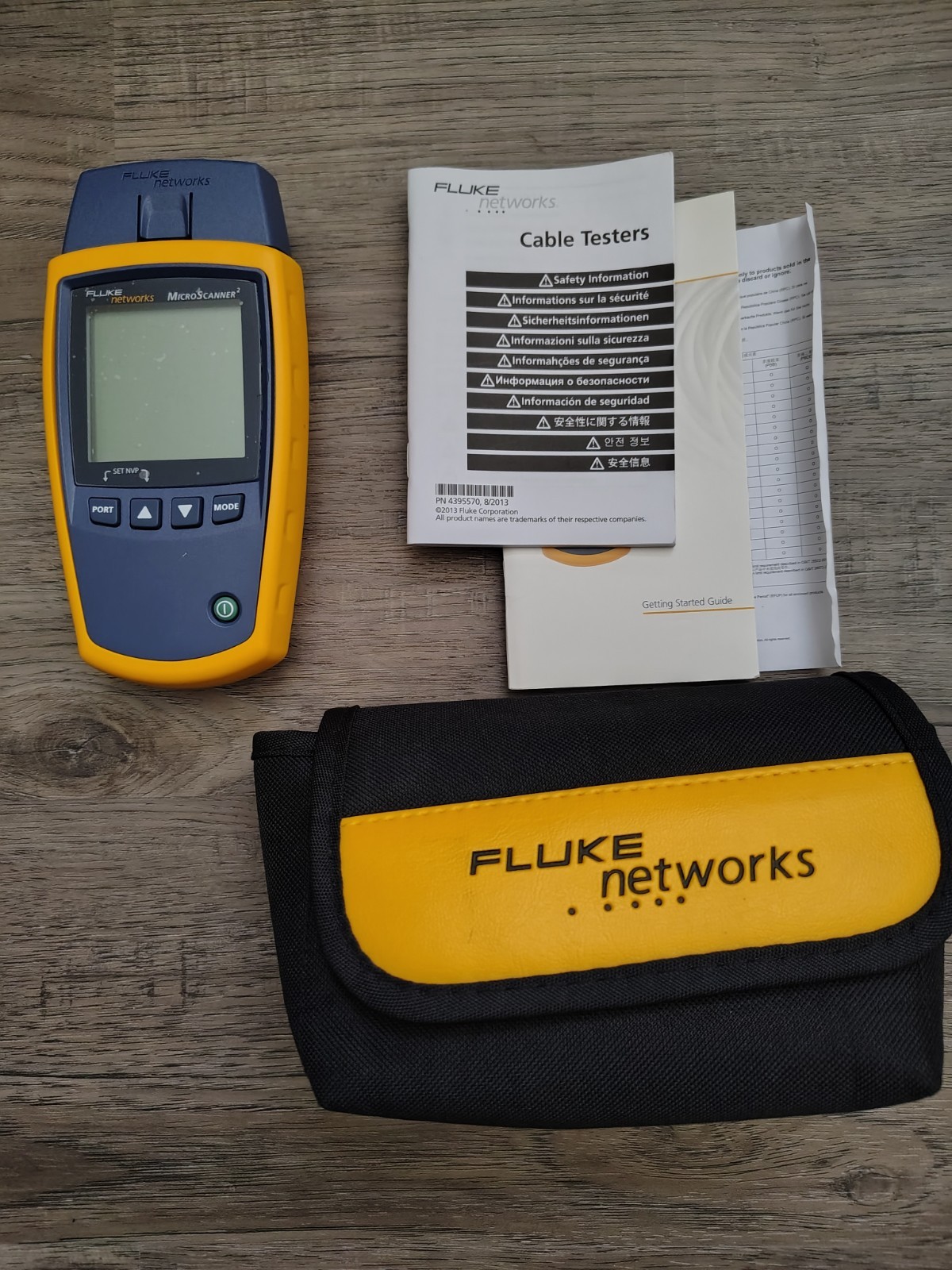Fluke Networks Microscanner2 MS2-100 Cable Verifier w Fluke Soft Case