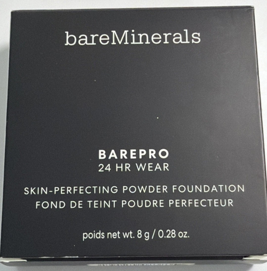 bareMinerals BAREPRO 24HR Skin Perfecting Talc-Free Matte Powder Light 20 Cool